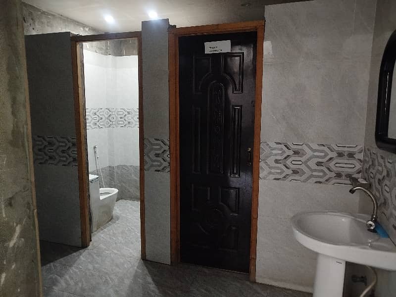 1 MARLA HOUSEFOR RENT IN JOHAR TOWN LAHORE . . 4