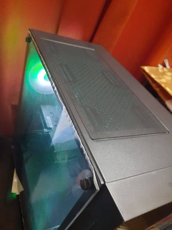 Gaming PC with 12 Gb GPU 5