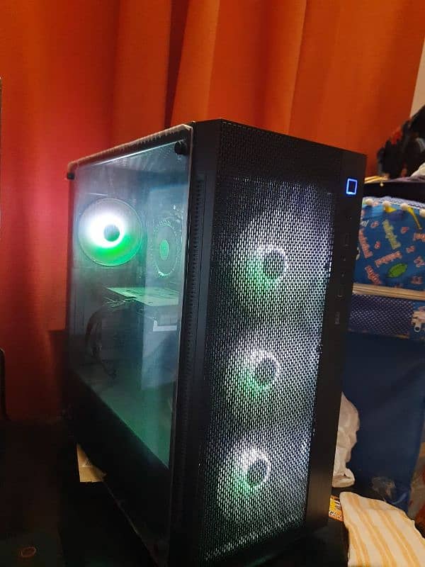 Gaming PC with 12 Gb GPU 7