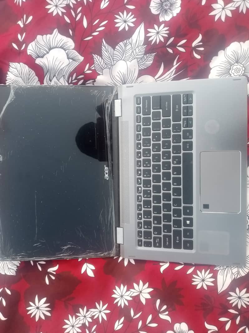 urgent sale i5 8th generation laptop very good condition 5