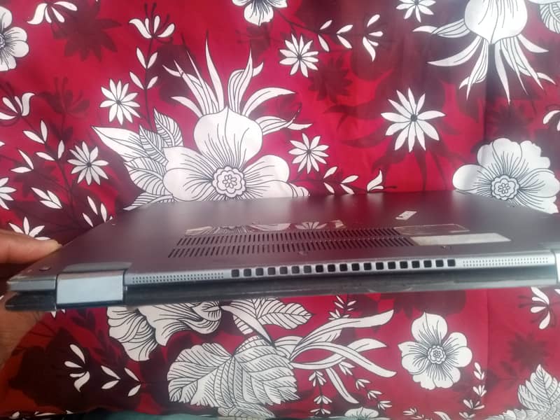 urgent sale i5 8th generation laptop very good condition 6