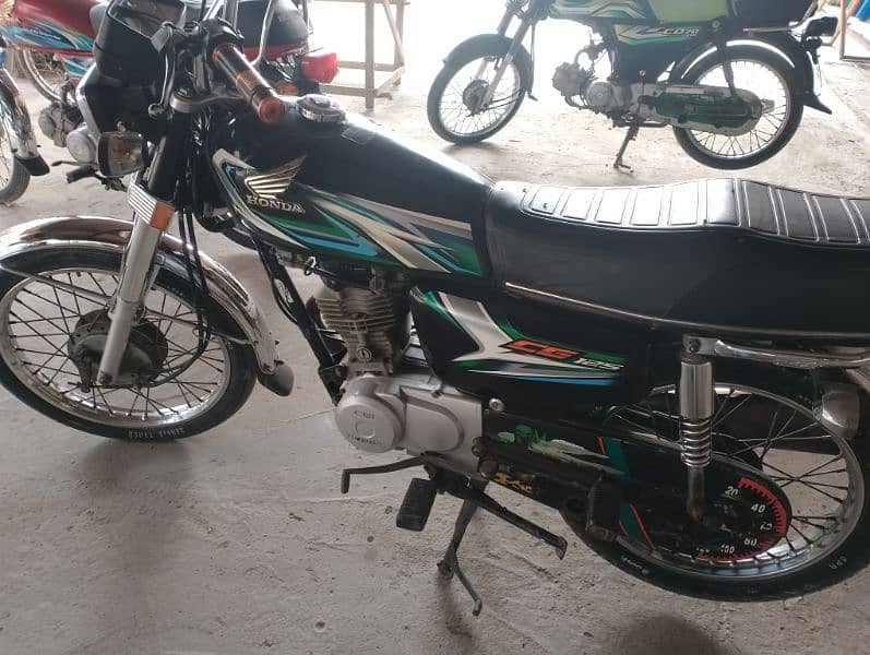 honda CG 125good cadaction karachi nomber 1