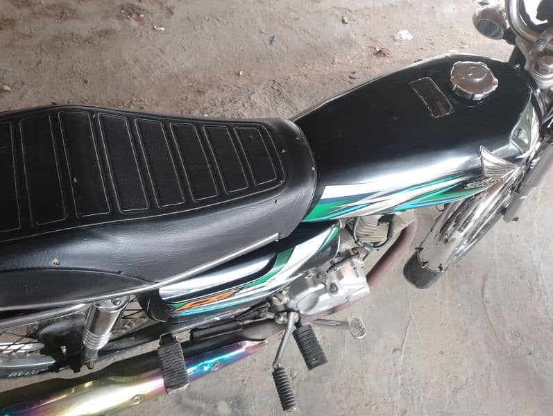 honda CG 125good cadaction karachi nomber 2