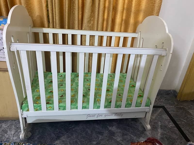 baby cot in good condition 1