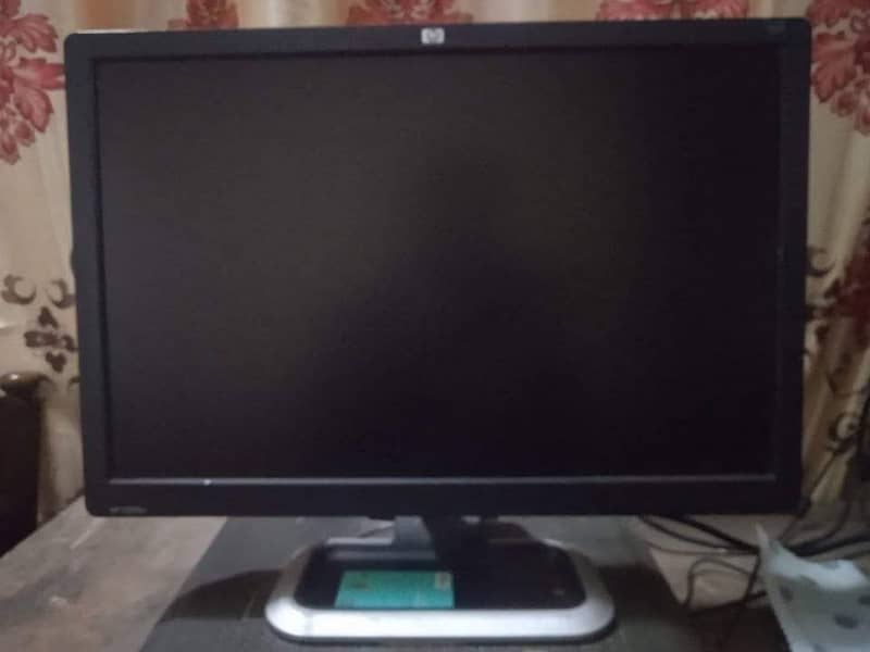 22 Inch HP L2208w Monitor 2