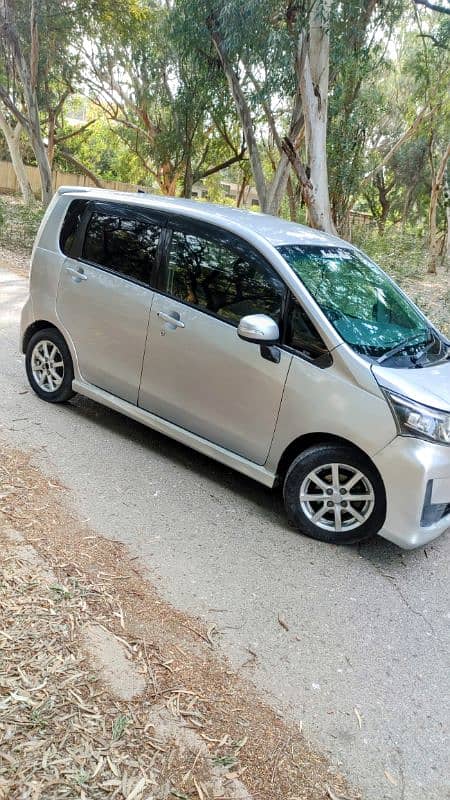 Daihatsu Move Custom Top Variant 4