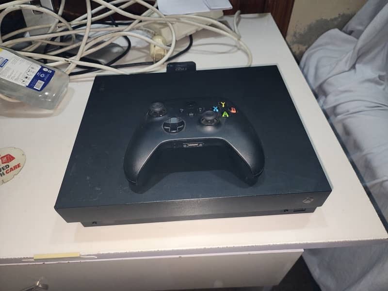 XBox One X | 1 TB | With 1 controller 4