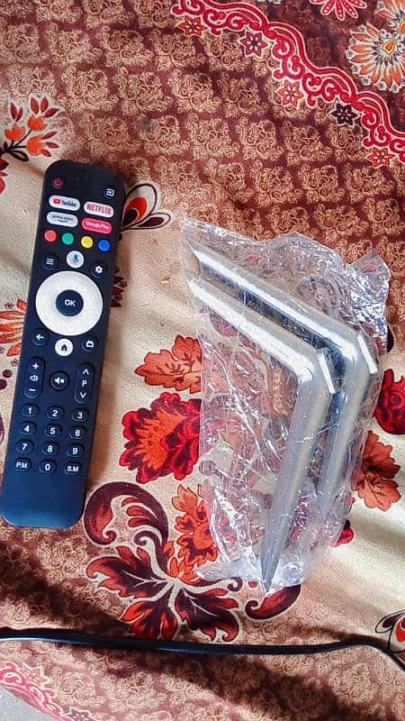 led 32 inch Samsung Android borderless voice remote Bluetooth woofer t 10