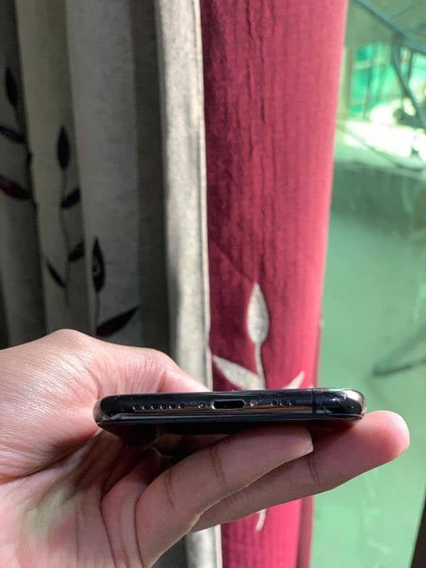 Apple Iphone XS (Non PTA) Good condition 3