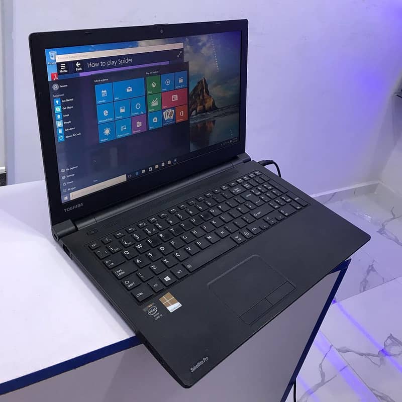 Toshiba Satellite Pro R50-C | i3 6th Gen 4