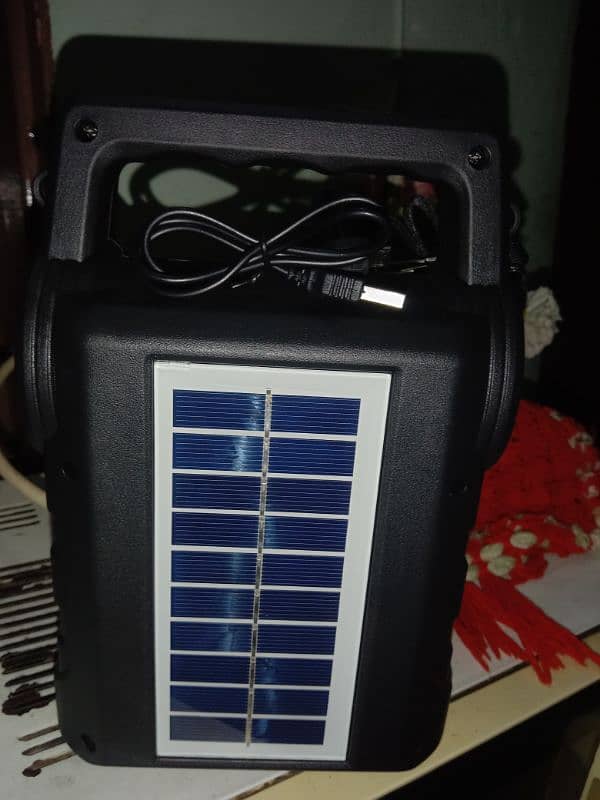 solar charge speaker high volume 1