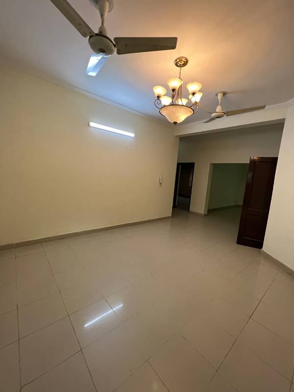 10 Marla 05 Bedroom House Available For Rent In Askari-10 Sector-C Lahore Cantt 10