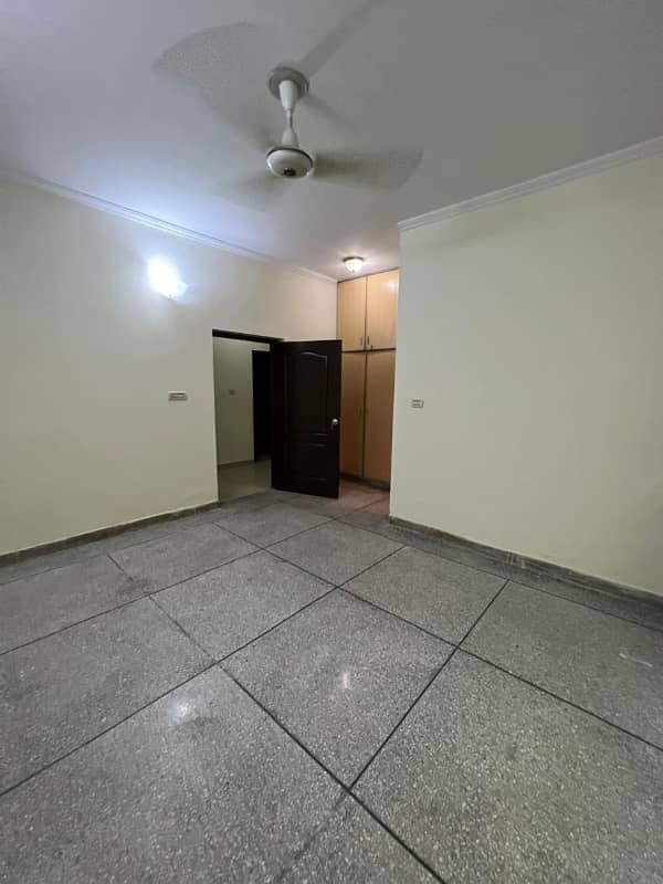 10 Marla 05 Bedroom House Available For Rent In Askari-10 Sector-C Lahore Cantt 16