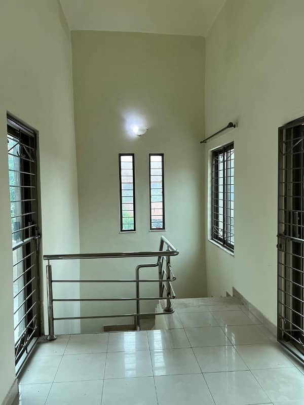 10 Marla 05 Bedroom House Available For Rent In Askari-10 Sector-C Lahore Cantt 24