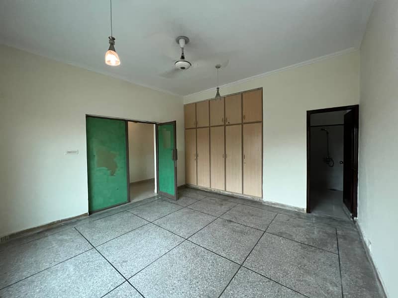 10 Marla 05 Bedroom House Available For Rent In Askari-10 Sector-C Lahore Cantt 29