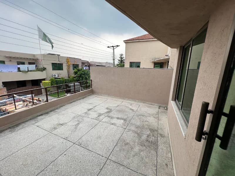 10 Marla 05 Bedroom House Available For Rent In Askari-10 Sector-C Lahore Cantt 35