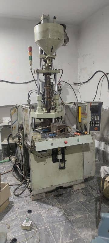 injection molding vertical routetrey machine 1