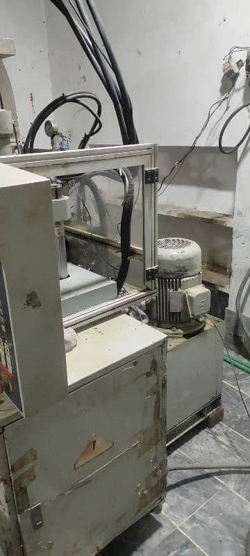 injection molding vertical routetrey machine 4