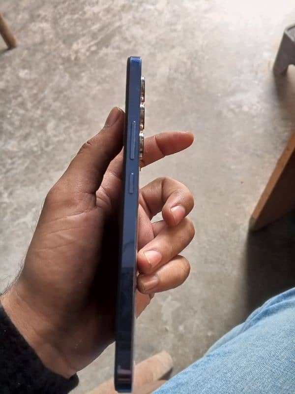 vivo y100 used 10/10 condition with box 4