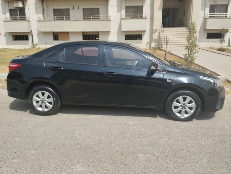 Toyota Corolla Altis 2016 10