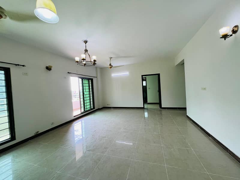 12 Marla 04 Bedroom 1st Floor Apartment Available For Sale in Askari 11 Sector-B Lahore 3