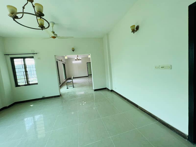 12 Marla 04 Bedroom 1st Floor Apartment Available For Sale in Askari 11 Sector-B Lahore 19