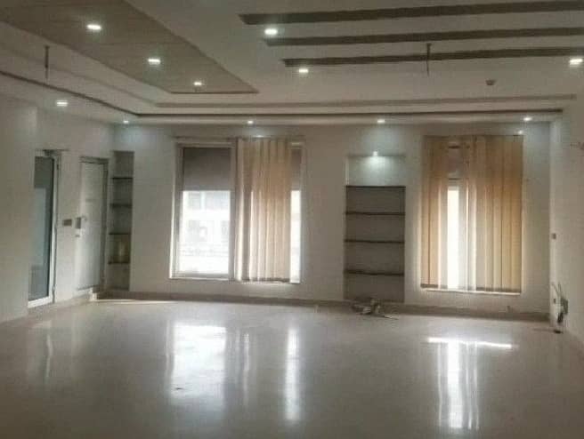 4 Marla 3rd Floor Office With Elevator For Rent In DHA Phase 5,Block CCA, Lahore. 4