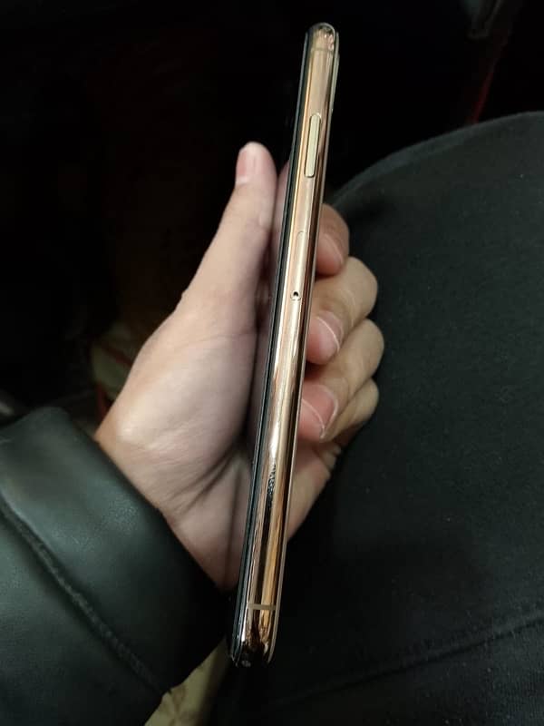 iphone xs max 64 gb pta approved 1