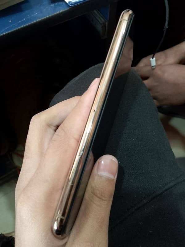 iphone xs max 64 gb pta approved 5