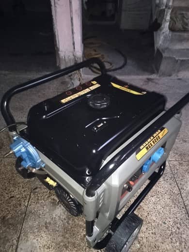 6.5 KVA Generator lush condition location Peshawar City 03329369511 4