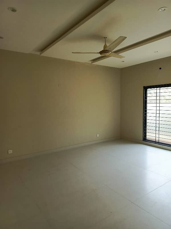 Well Maintained Tiled House For RENT 6