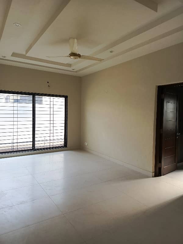 Well Maintained Tiled House For RENT 9