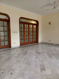 One Kanal House For Rent