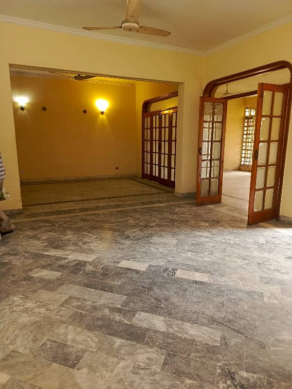 One Kanal House For Rent 3