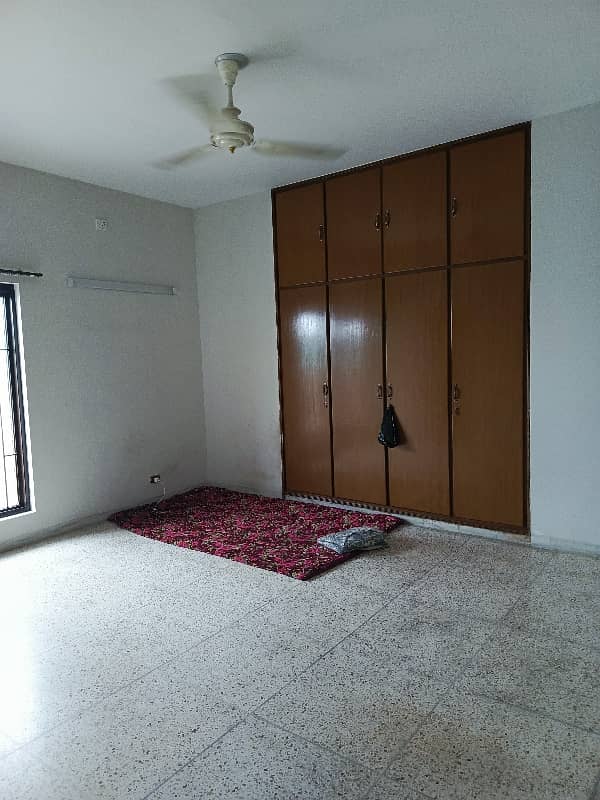 2 Kanal Beautiful corner House For RENT 26