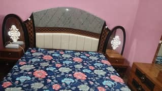 New Condition Full Bedroom Set Full Sheesham work