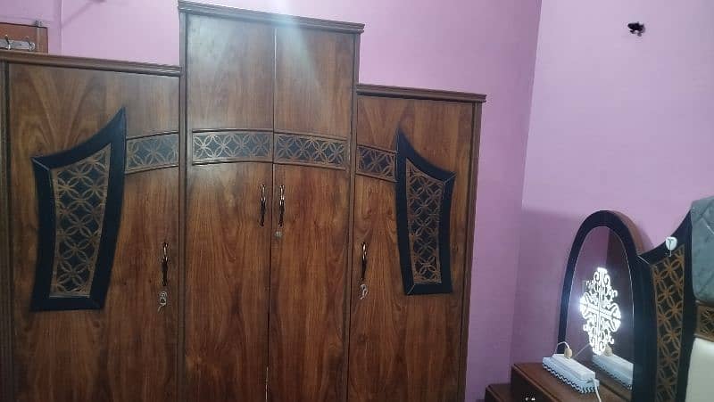 New Condition Full Bedroom Set Full Sheesham work 1