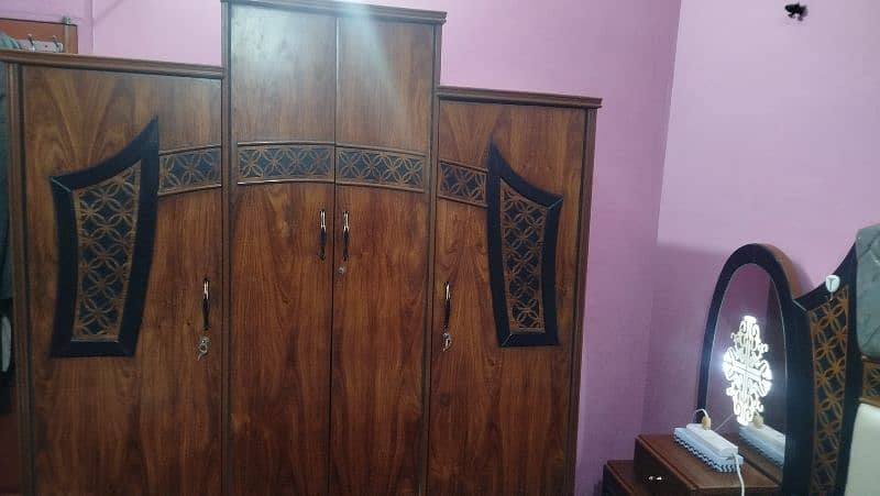 New Condition Full Bedroom Set Full Sheesham work 3