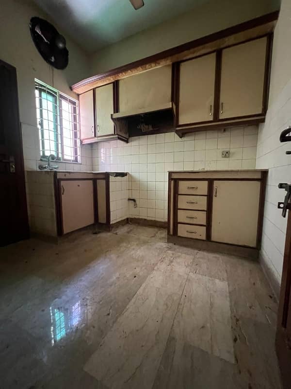 One Kanal House For Rent 10