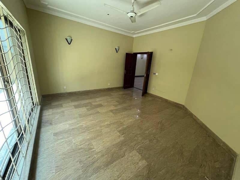 One Kanal House For Rent 20