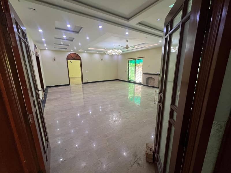 One Kanal House For Rent 22