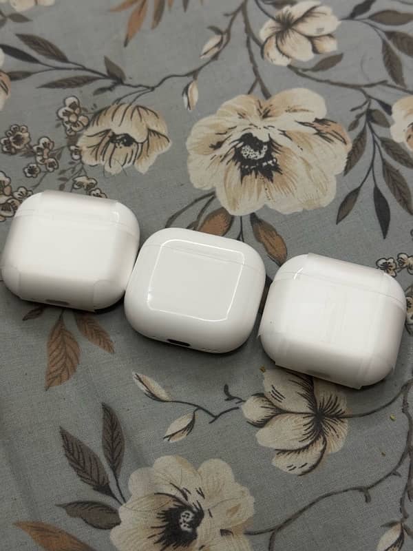 Airpods 4 with ANC 0