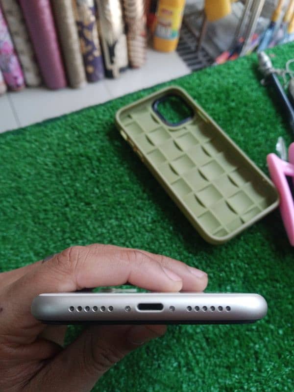 iphone 11 Non PTA 1