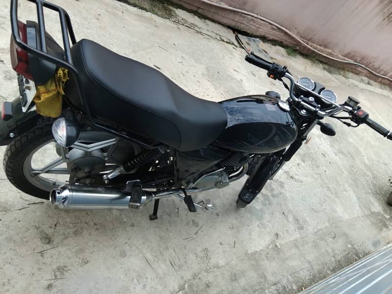 Suzuki GS150 SE 1