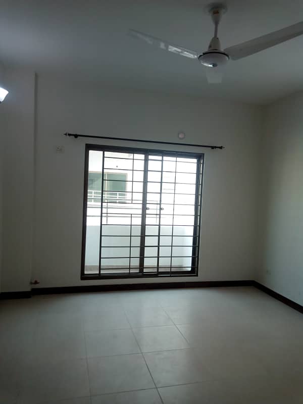 Old Building 4xBed Army Apartments (2nd Floor) In Askari 11 Are Available For Sale 19