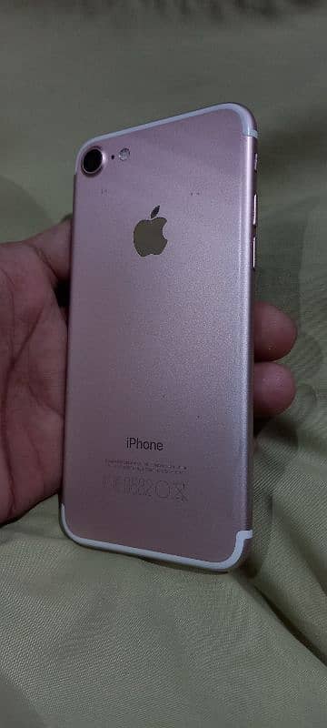 Iphone 7 (PTA Aproved) 1