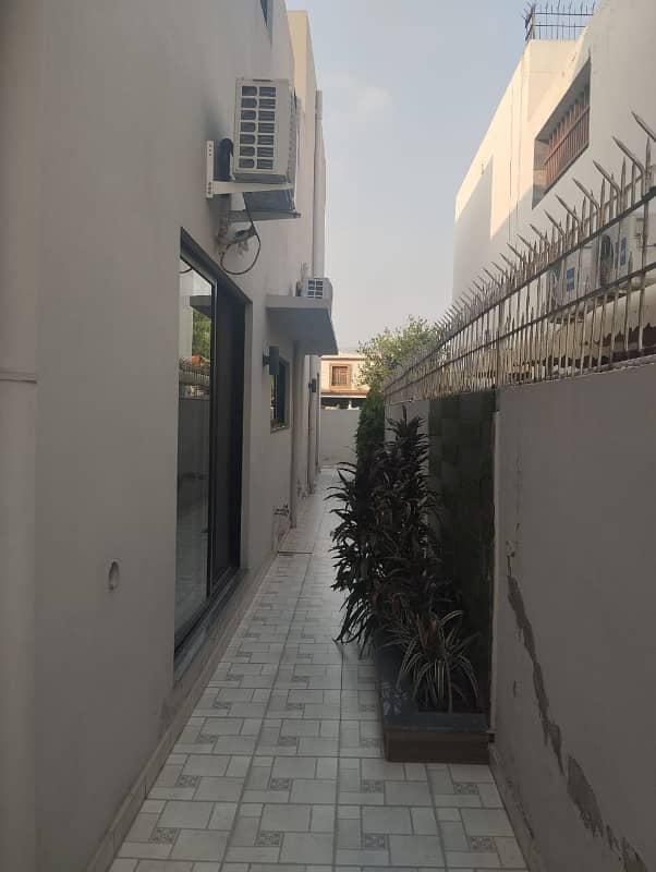 SUPER HOT 1 KANAL HOUSE FOR SALE IN DHA PHASE 6 6