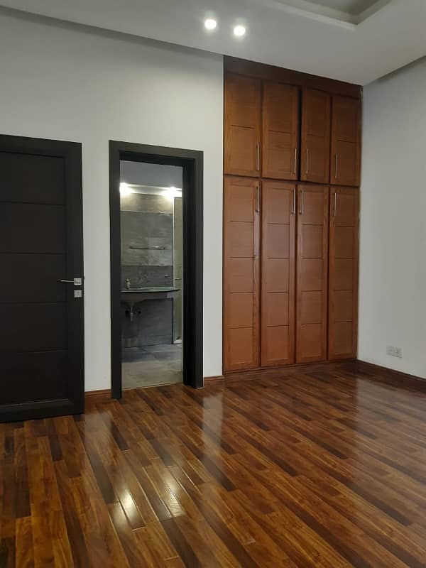 7 MARLA HOUSE FOR RENT IN DHA 6- BLOCK J 12