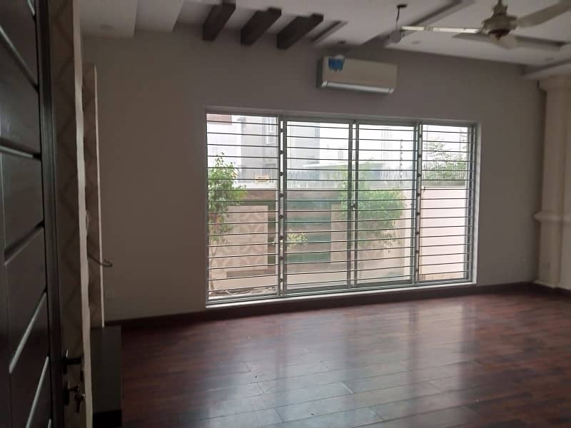 1 KANAL FULL HOUSE FOR RENT IN DHA PHASE 6 15