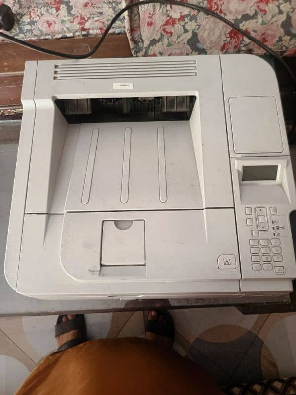 HP Laser Jet P3015 1